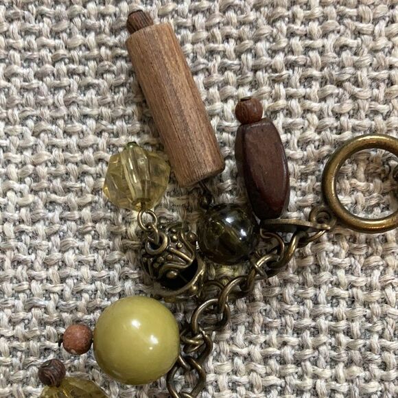 Vintage stone and wood charm bracelet - Picture 2 of 5